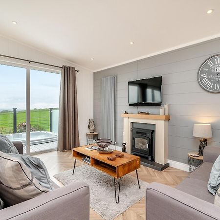 Midsomer Lodges Pilton Exterior foto